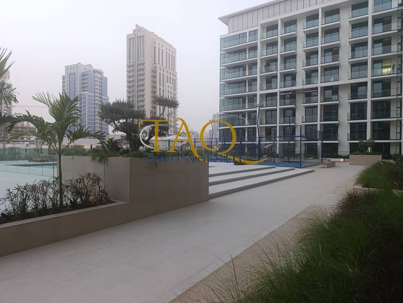 Luxury Pool and Park view apartment