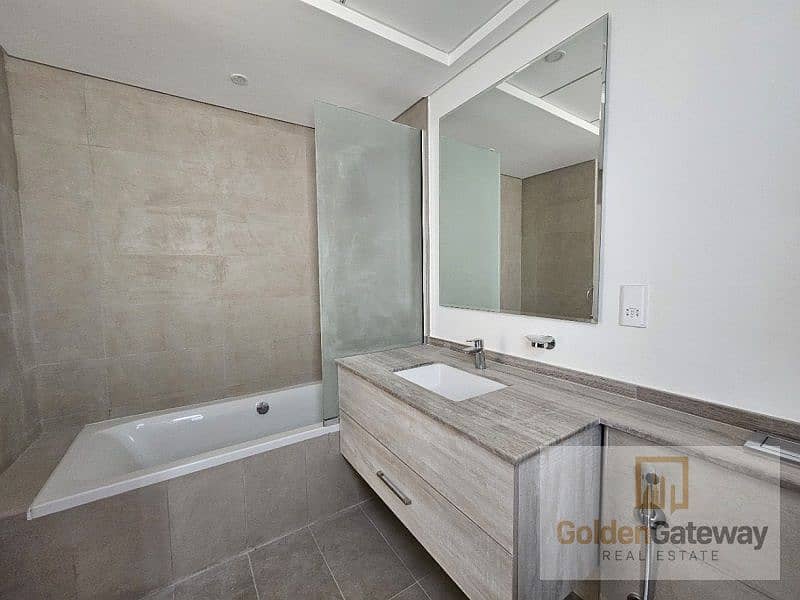 Vacant - Newly Painted Bright and Massive Size with Terrace - Image 7