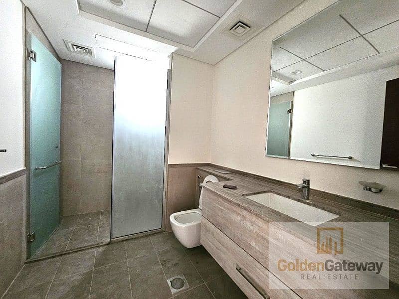 Vacant - Newly Painted Bright and Massive Size with Terrace - Image 10