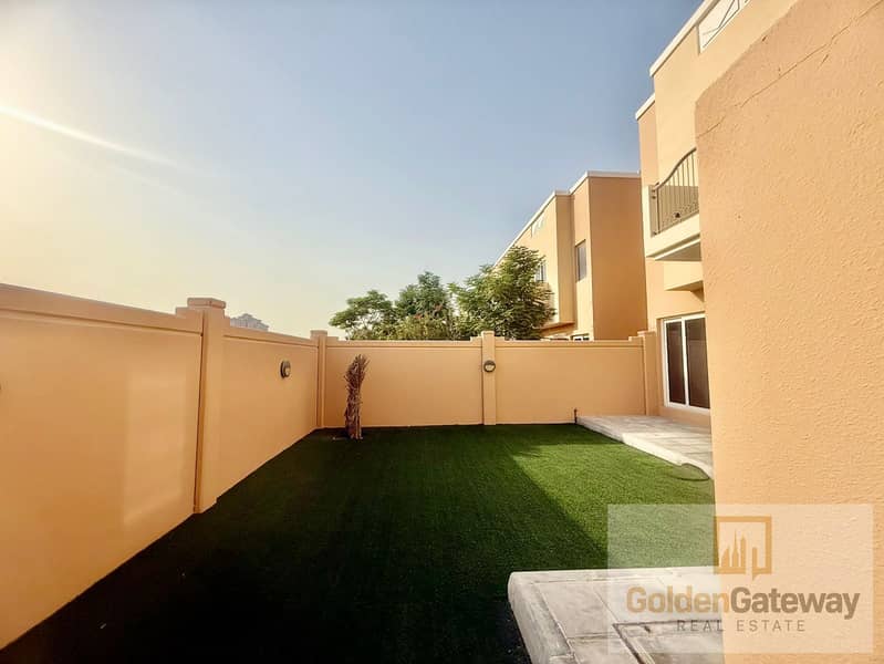 Vacant - Newly Painted Bright and Massive Size with Terrace - Image 12