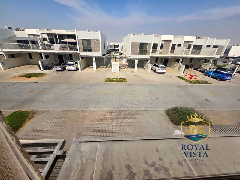 3bed+maid | Corner | Single Row - Image 11