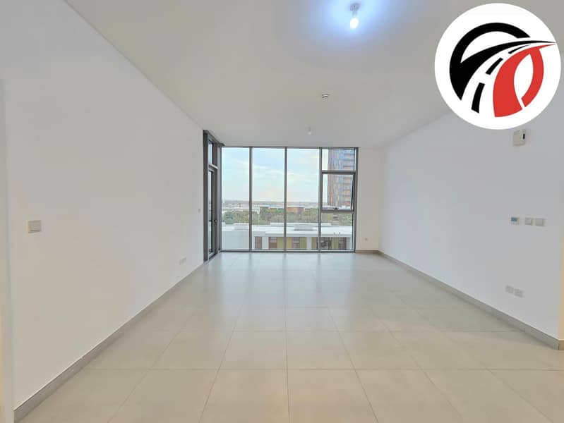 Spacious Apartment ! With All Aminities ! Ready to Move ! Big Size