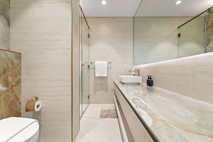 FESTIVE STAY SPECIALS | BRAND NEW - Image 14