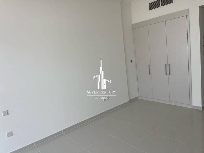 Brand New | High ROI | Golf & Community View