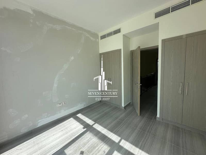 4BHK + Maid | Rare Opportunity | Park View - Image 14