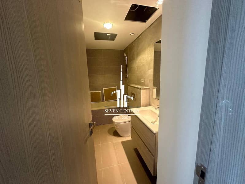 4BHK + Maid | Rare Opportunity | Park View - Image 16