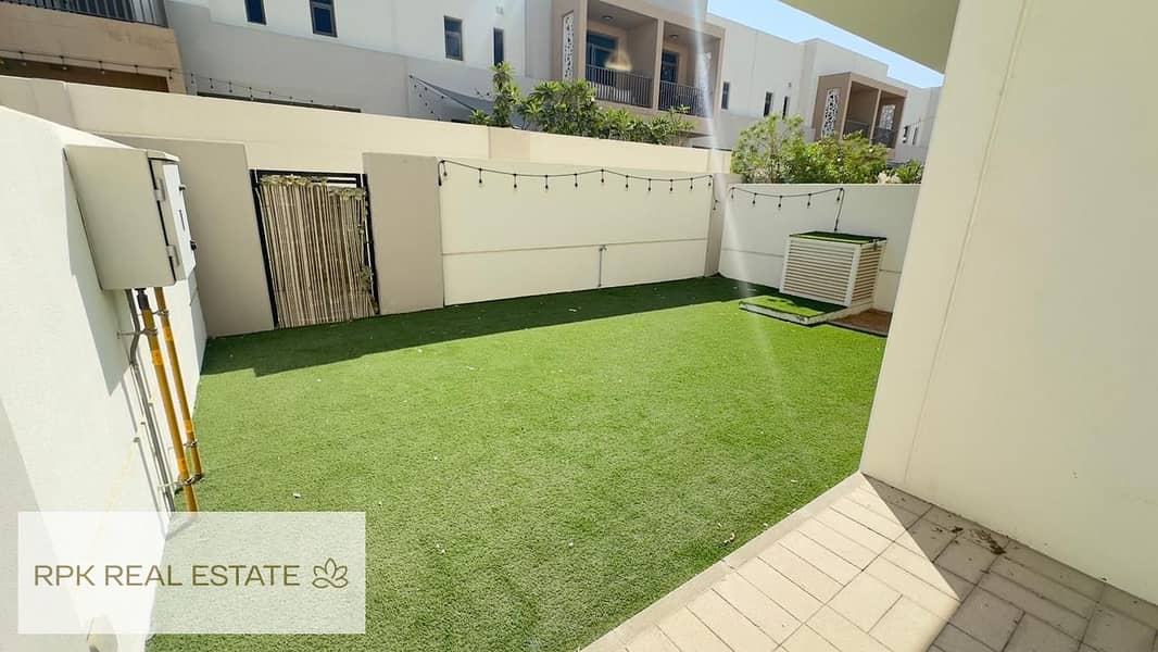 READY TO MOVE IN | COMMUNITY LIVING | SPACIOUS