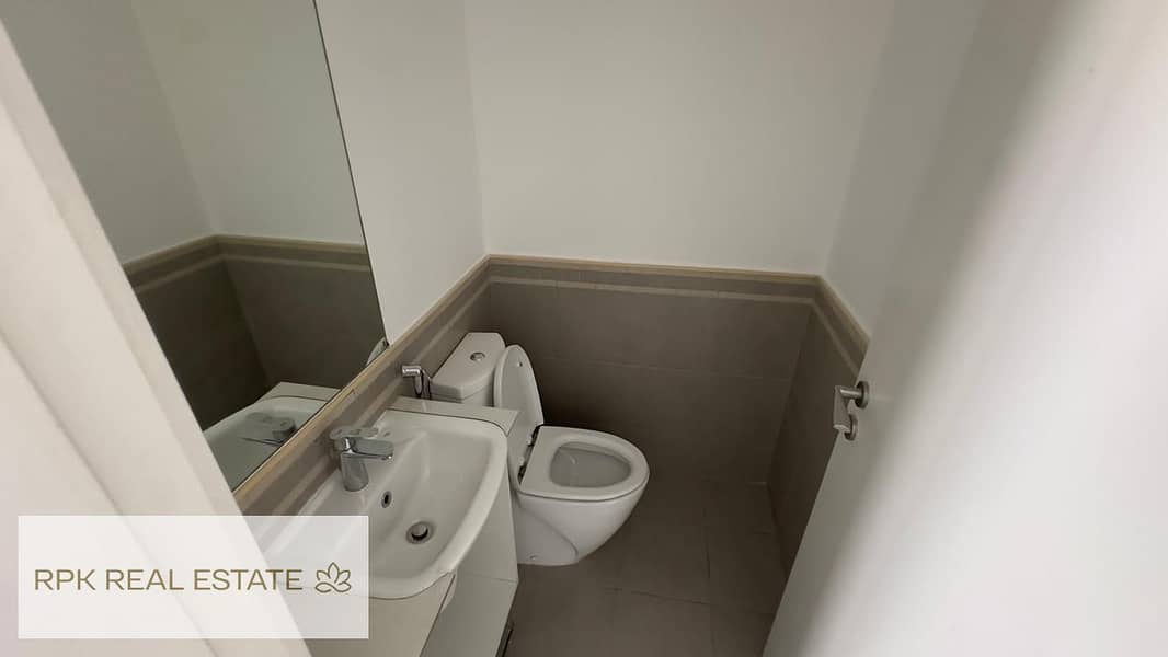 READY TO MOVE IN | COMMUNITY LIVING | SPACIOUS - Image 20