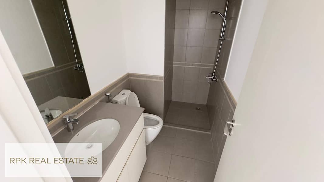 READY TO MOVE IN | COMMUNITY LIVING | SPACIOUS - Image 21