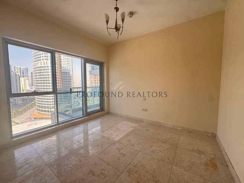 Vastu 2BR+Store I BurjKhalifa view I Closed Kitchen