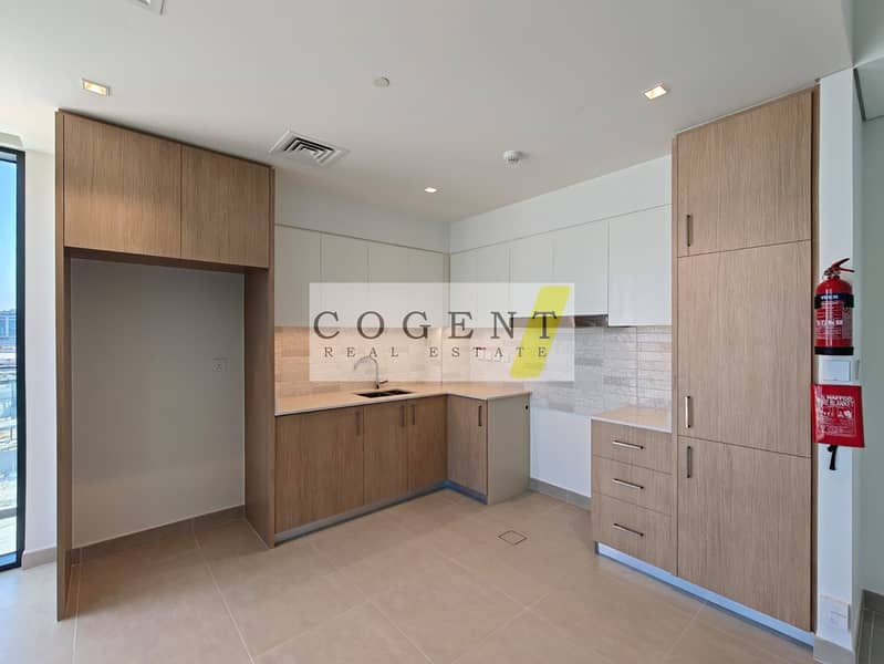 Brand New 3 Bedroom + Maids Apartment For Rent with Full Marina and QE2 Views - Image 7