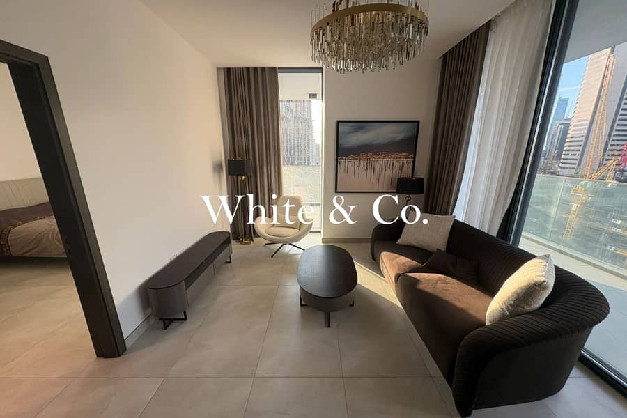 Fully Furnished | Spacious Corner Unit | Vacant No