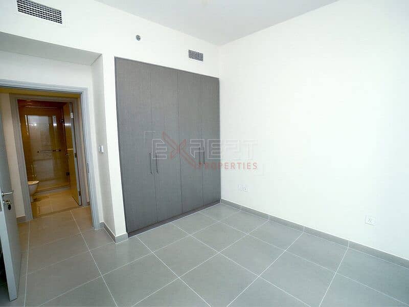 Open Layout | Bright & Spacious Unit | Stunning City Views - Image 8