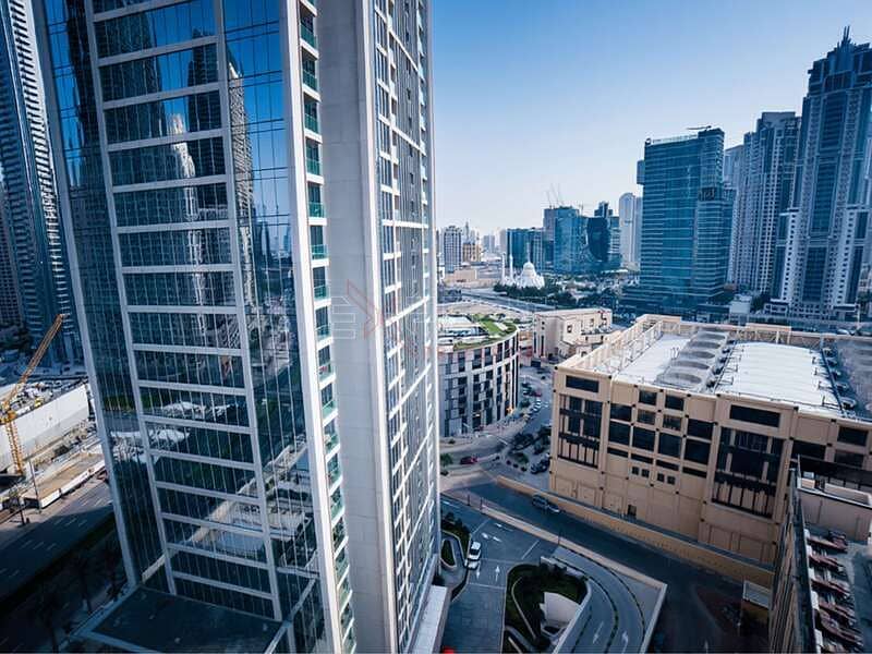 Open Layout | Bright & Spacious Unit | Stunning City Views - Image 14