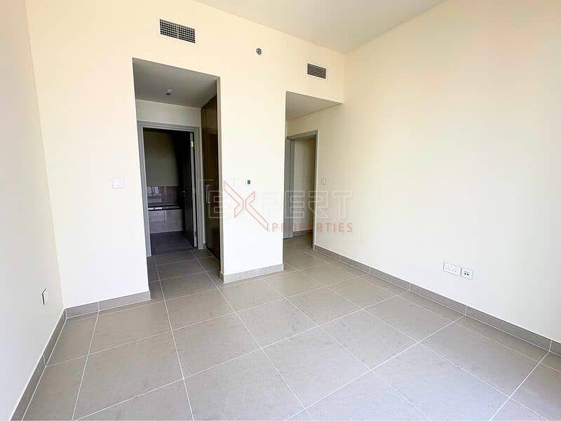 Spacious 3BR | Iconic Burj & Fountain Views | Premium Living - Image 9