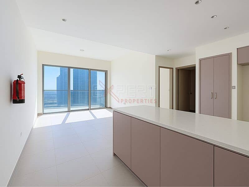 Luxury Residence | Boulevard & Fountain Views |Elegant High-Floor