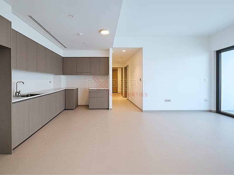 Luxury Residence | Boulevard & Fountain Views |Elegant High-Floor