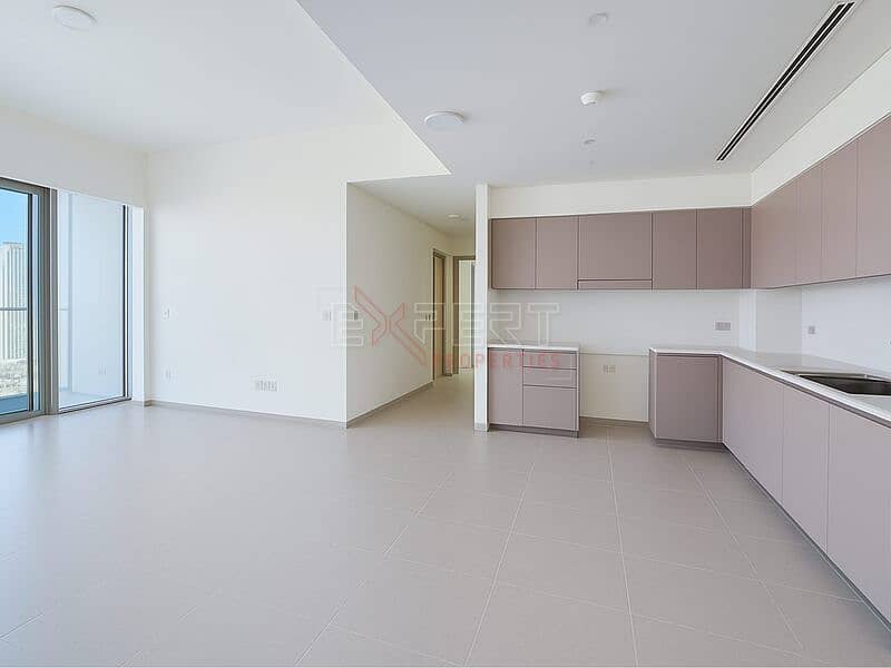 Luxury Residence | Boulevard & Fountain Views |Elegant High-Floor