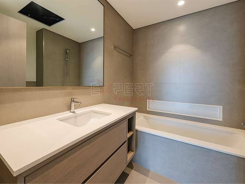 Luxury Residence | Boulevard & Fountain Views |Elegant High-Floor - Image 14