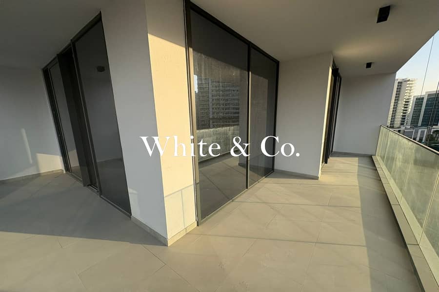 Fully Furnished | Spacious Corner Unit | Vacant No