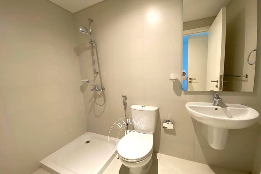 Full Sea View | Beach Access | Resort Living - Image 11