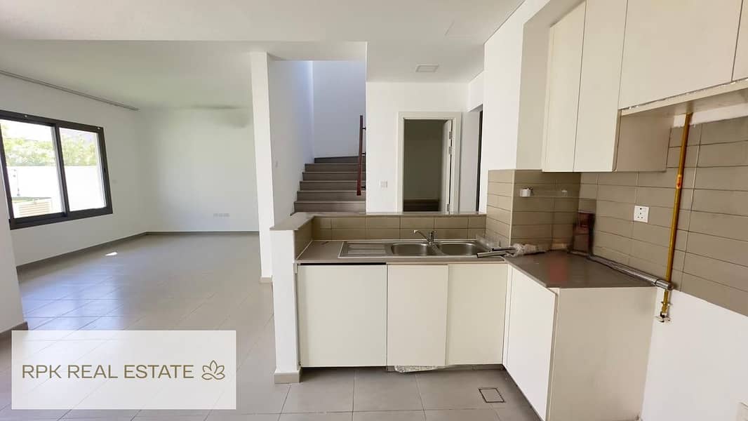 READY TO MOVE IN | COMMUNITY LIVING | SPACIOUS