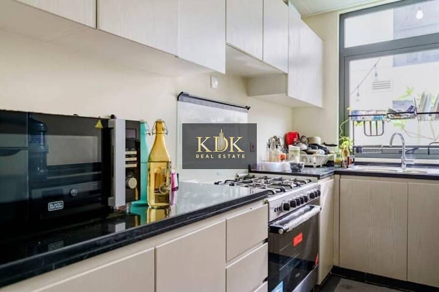 3 Beds + Maid | Desert View | Corner | Semi Furnished - Image 8