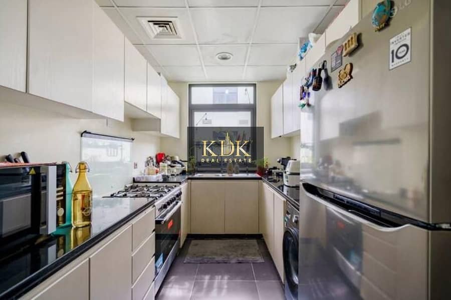 3 Beds + Maid | Desert View | Corner | Semi Furnished - Image 9