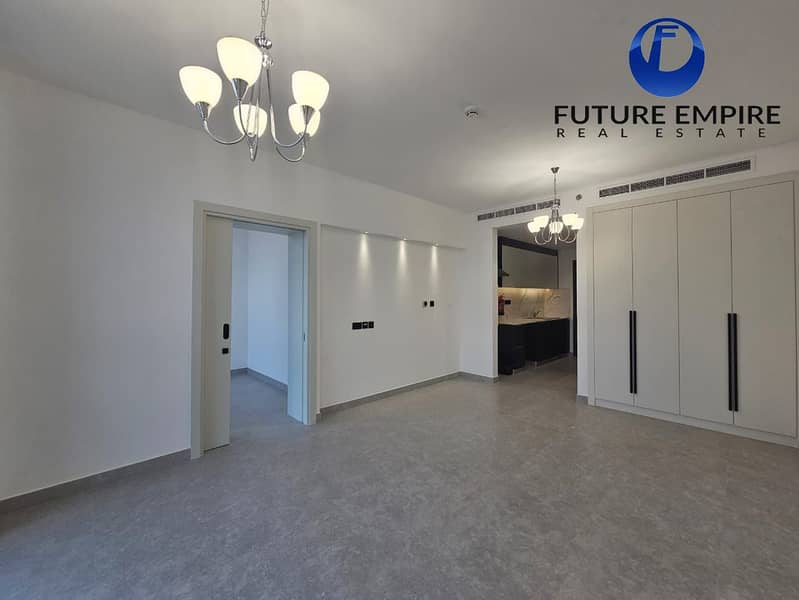 Luxurious Studio + Study Room | Book Now