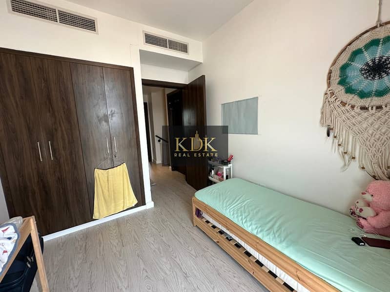 Corner Unit | Bigger Plot | Fully Furnished | Single Row