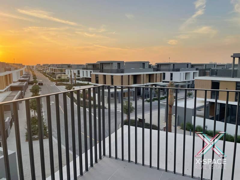 Single Row Brand New with Lush Green Backyard - Image 6