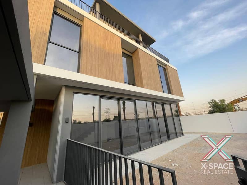 Single Row Brand New with Lush Green Backyard - Image 7