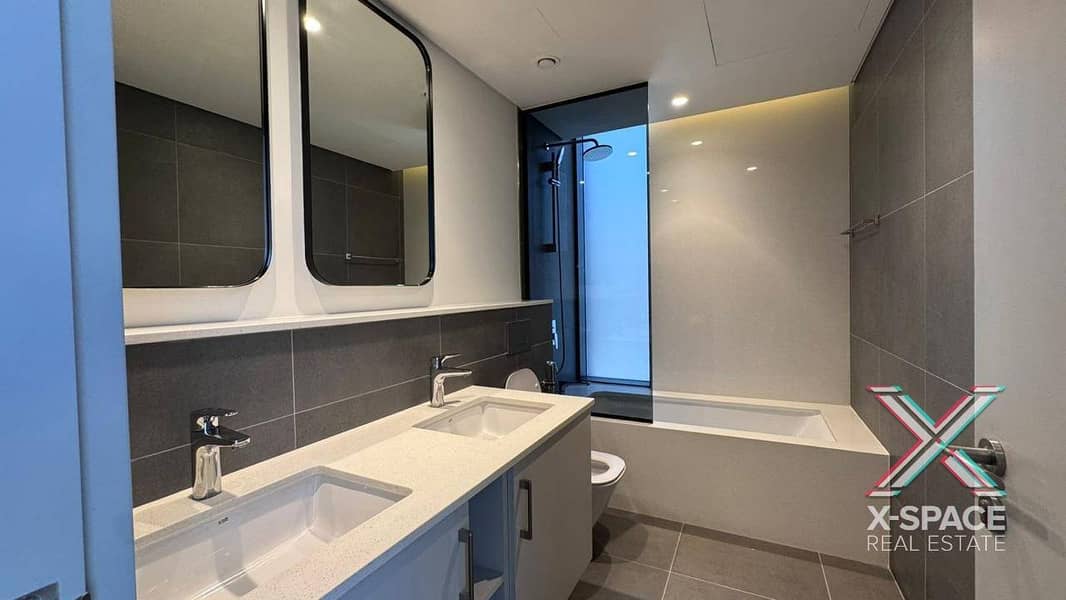 Single Row Brand New with Lush Green Backyard - Image 10