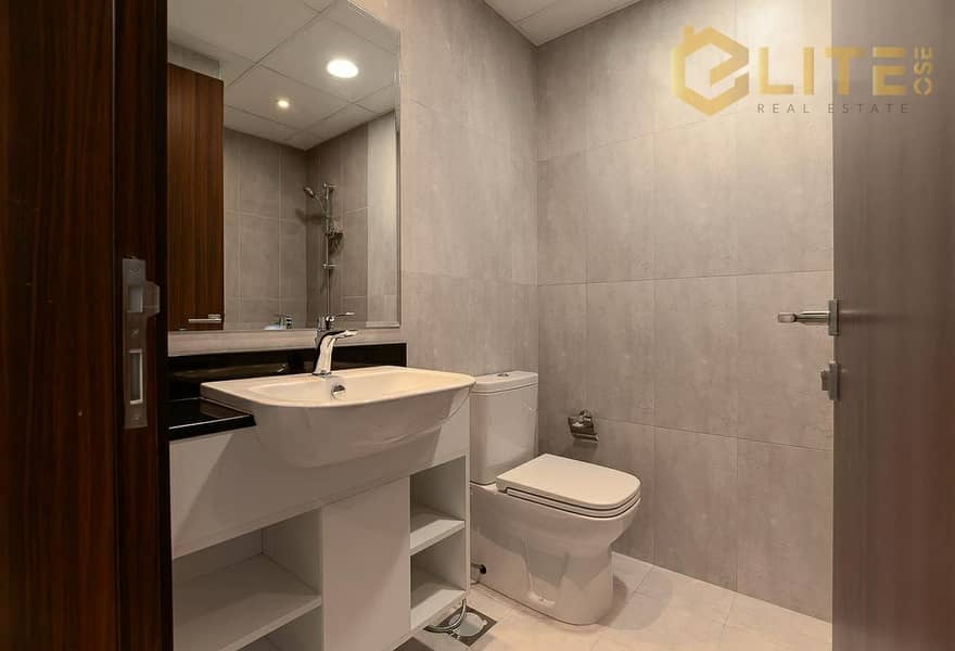 LUXURY LIVING | CLOSE TO AMENITIES | SPACIOUS LAYOUT - Image 20