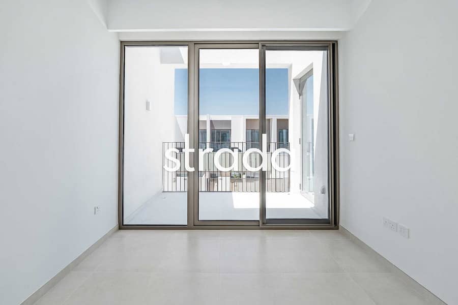 Straight Kitchen | Brand New | Perfect Location - Image 11