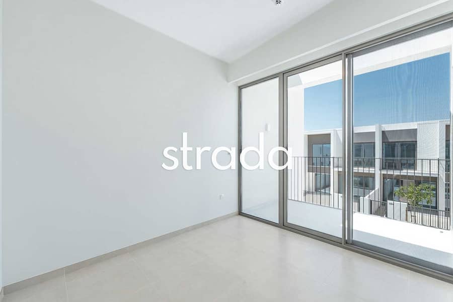 Straight Kitchen | Brand New | Perfect Location - Image 12