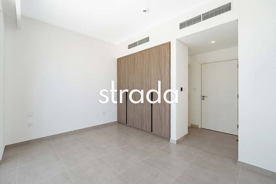 Straight Kitchen | Brand New | Perfect Location - Image 13