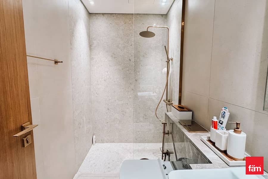 Corner Unit | Canal View | Furnished | Upgraded - Image 11