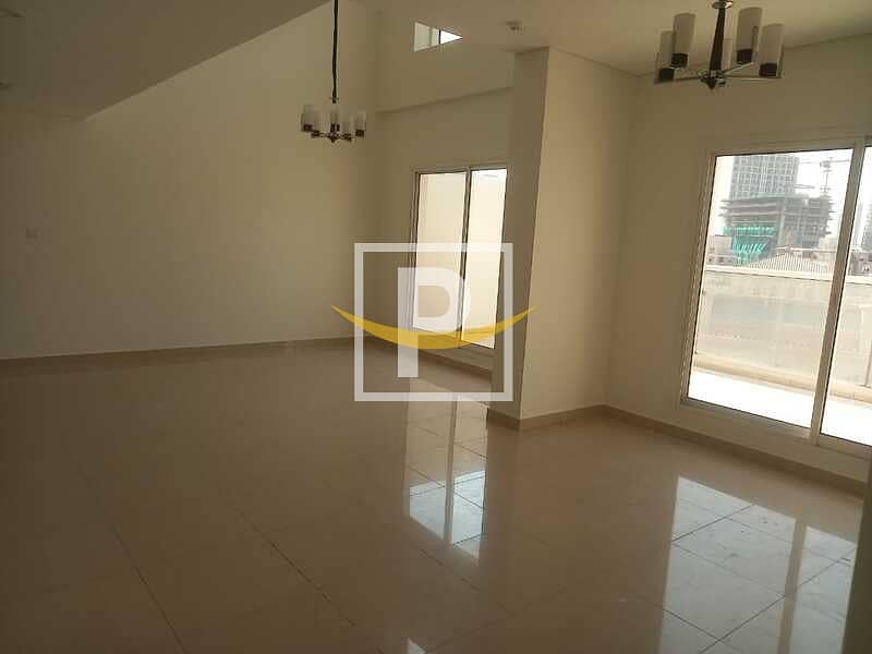 Huge 2BR Duplex| Community View | Prime Location