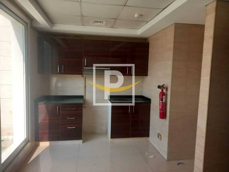 Huge 2BR Duplex| Community View | Prime Location - Image 8