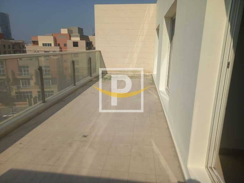 Huge 2BR Duplex| Community View | Prime Location - Image 15