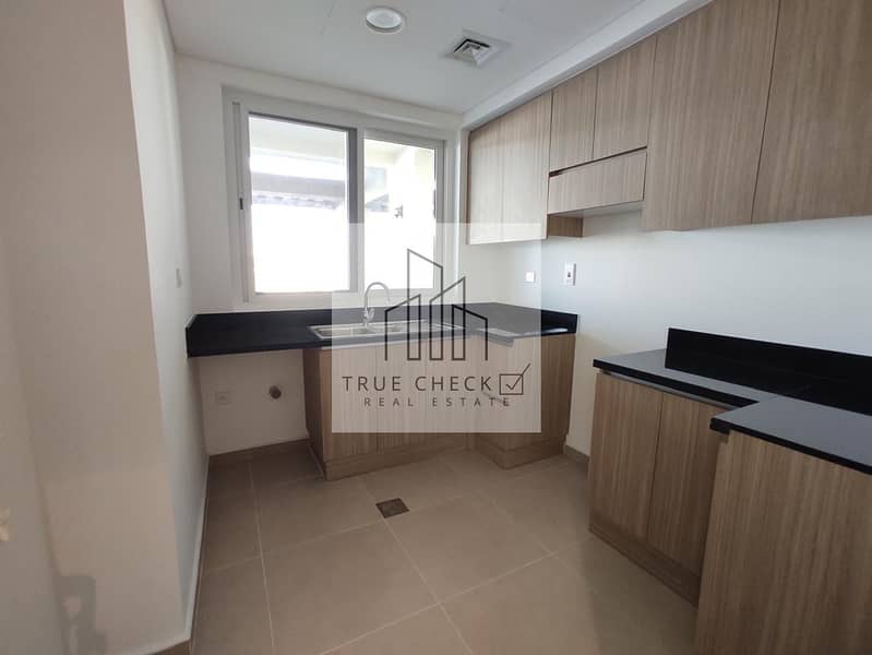 3 Bedroom with roof access | Vaastu complaint | Vacant - Image 7