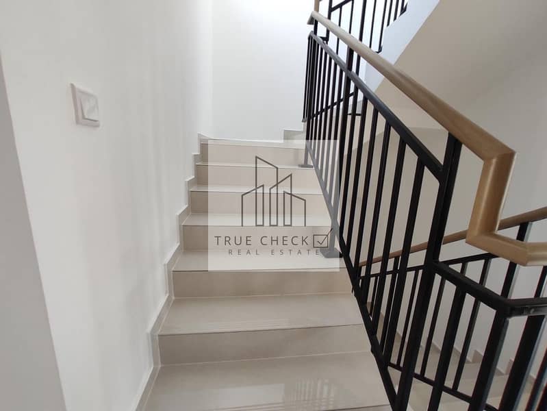 3 Bedroom with roof access | Vaastu complaint | Vacant - Image 12