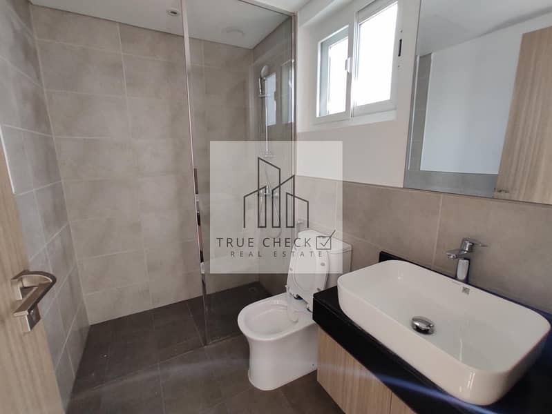 3 Bedroom with roof access | Vaastu complaint | Vacant - Image 22