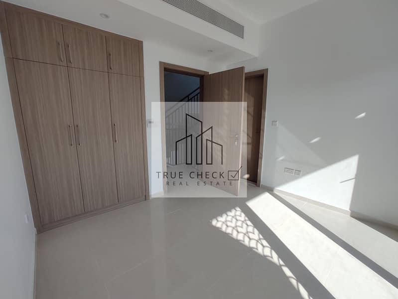 3 Bedroom with roof access | Vaastu complaint | Vacant - Image 23
