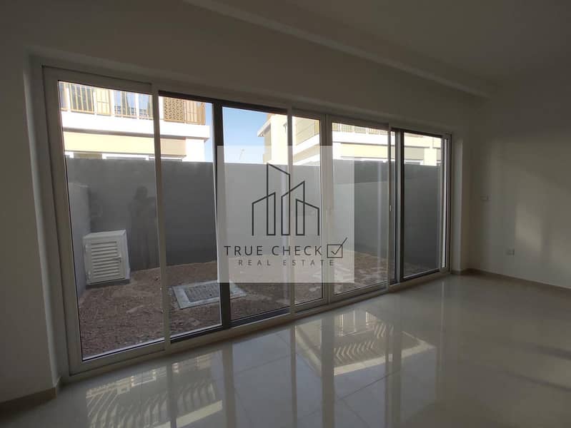 3 Bedroom with roof access | Vaastu complaint | Vacant - Image 29