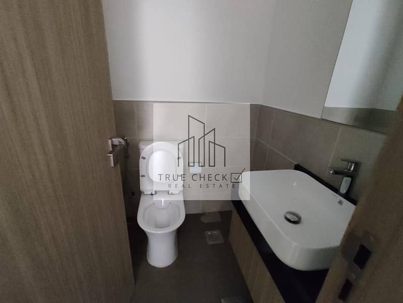 3 Bedroom with roof access | Vaastu complaint | Vacant - Image 33