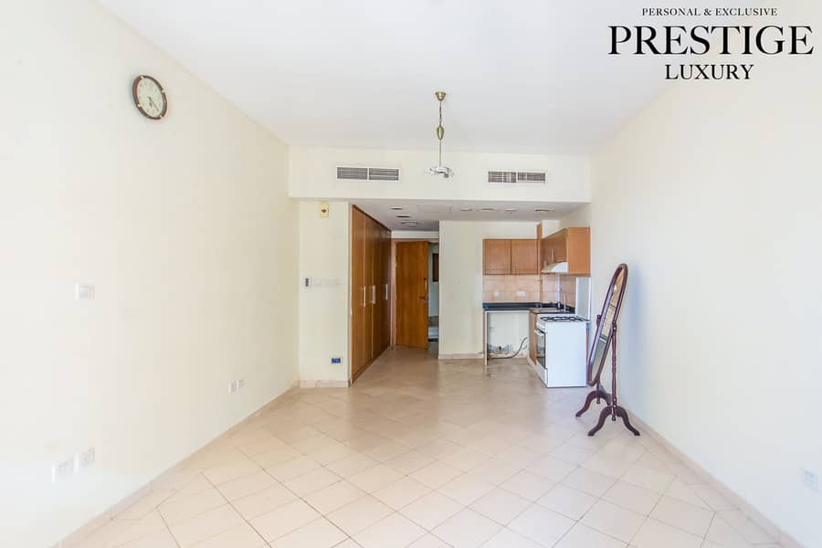 Studio | Vacant | Unfurnished | No Parking - Image 9