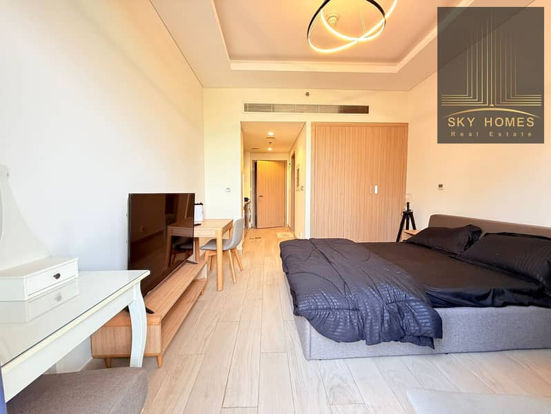 Luxury fully furnished studio Apartment available for rent with burj khalifa View al amenities available just in 62k in 4cheques