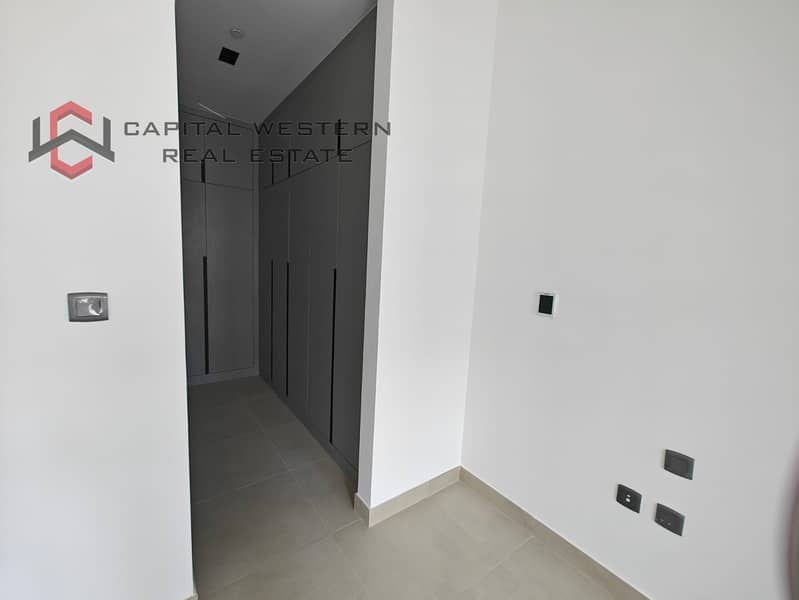 Vacant | Burj Khalifa View | Spacious Layout - Image 8